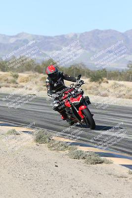 media/Dec-04-2025-Racers Edge (Thu) [[5ebc9f124d]]/3-B Group/3-Session 2 (Turn 7 Inside)/